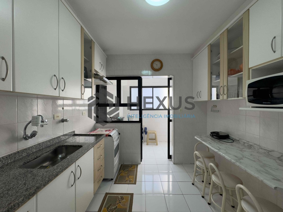 Foto 27 de Apartamento com varanda e lazer na beira mar da Praia das Pitangueiras, Guaruja