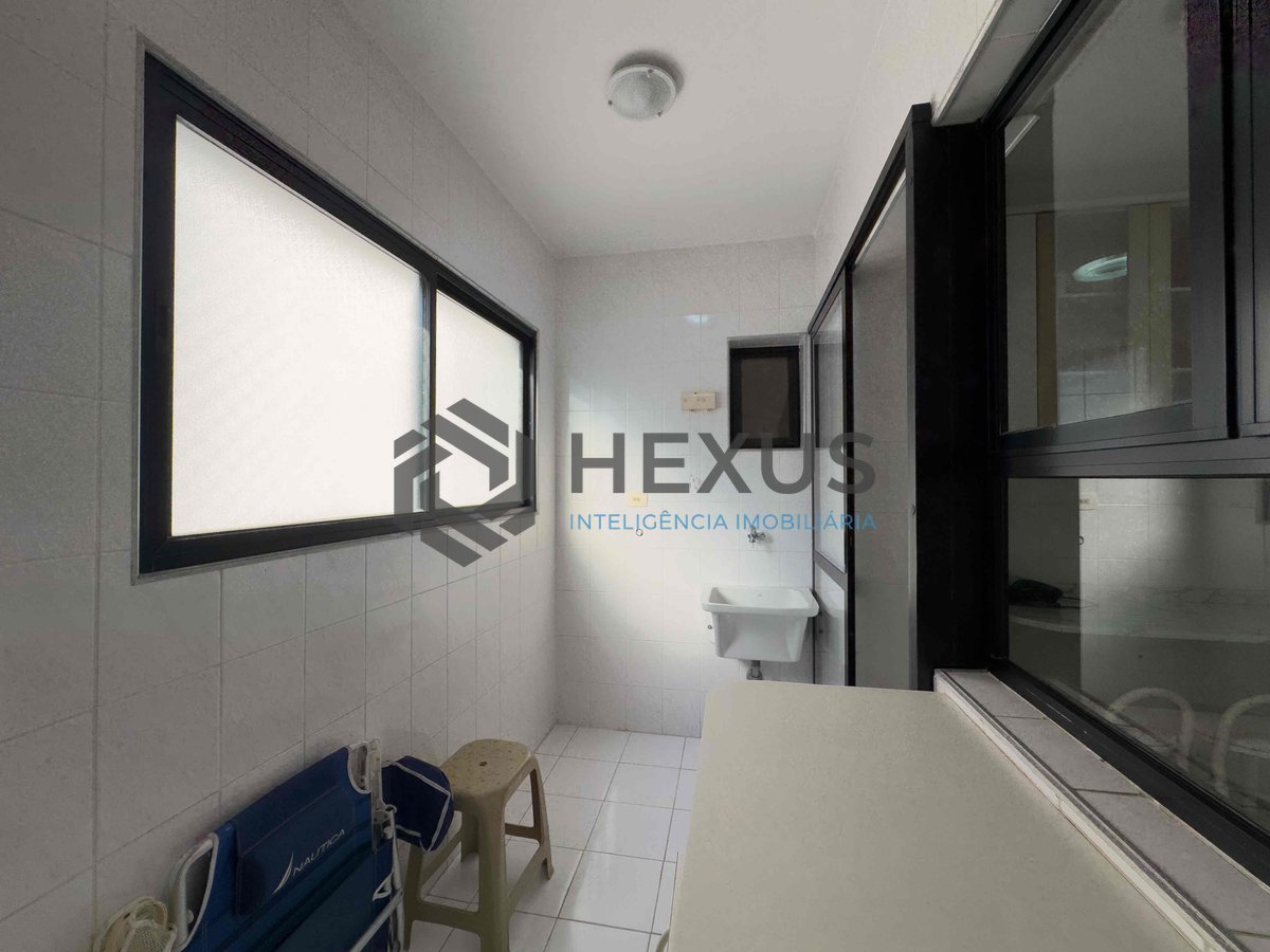 Foto 28 de Apartamento com varanda e lazer na beira mar da Praia das Pitangueiras, Guaruja