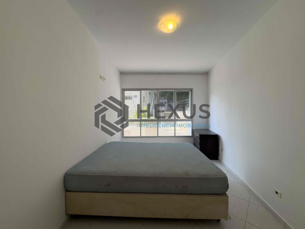 Foto 15 de Apartamento com varanda e vista mar na beira mar da Praia das Pitangueiras, Guaruja