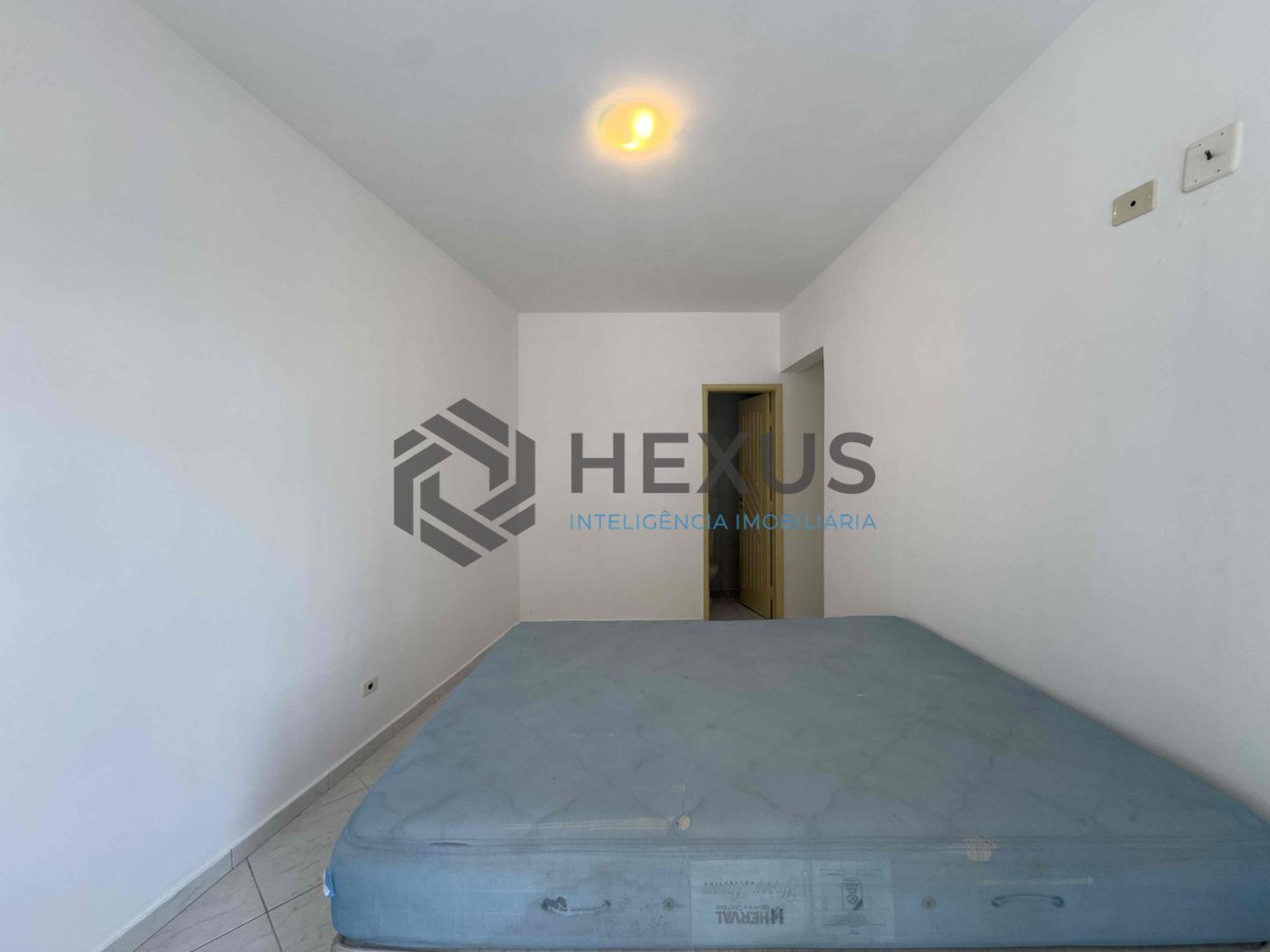 Foto 16 de Apartamento com varanda e vista mar na beira mar da Praia das Pitangueiras, Guaruja