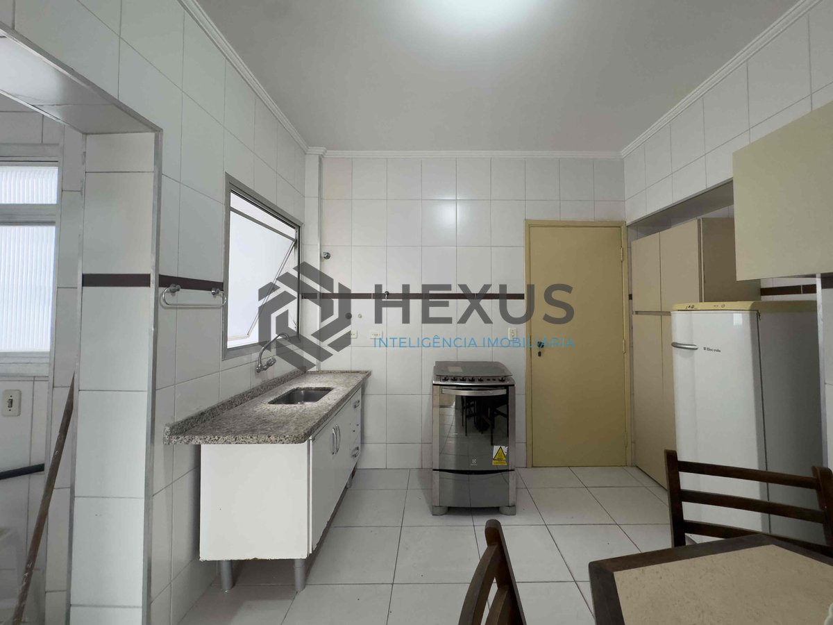 Foto 24 de Apartamento com varanda e vista mar na beira mar da Praia das Pitangueiras, Guaruja