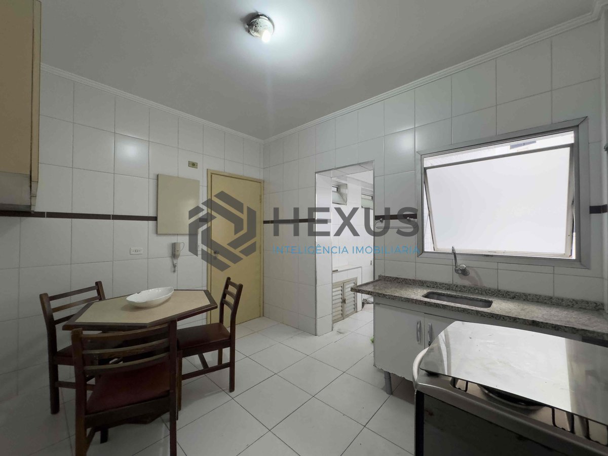 Foto 25 de Apartamento com varanda e vista mar na beira mar da Praia das Pitangueiras, Guaruja