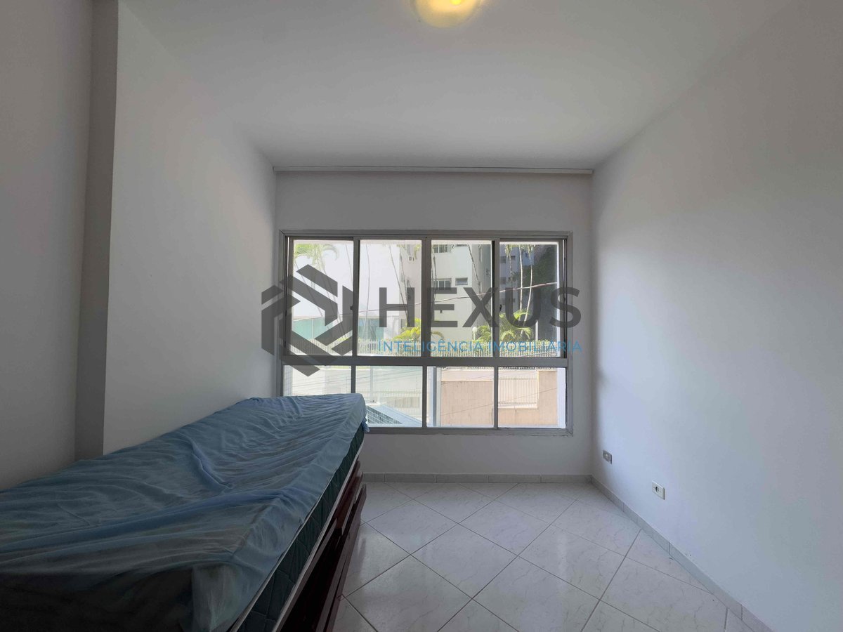 Foto 10 de Apartamento com varanda e vista mar na beira mar da Praia das Pitangueiras, Guaruja
