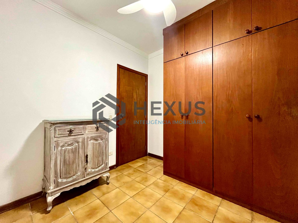 Foto 14 de Apartamento com varanda e vista mar a uma quadra da Praia das Pitangueiras de 3 quartos (1 suíte), 1 vaga, Guarujá-SP.