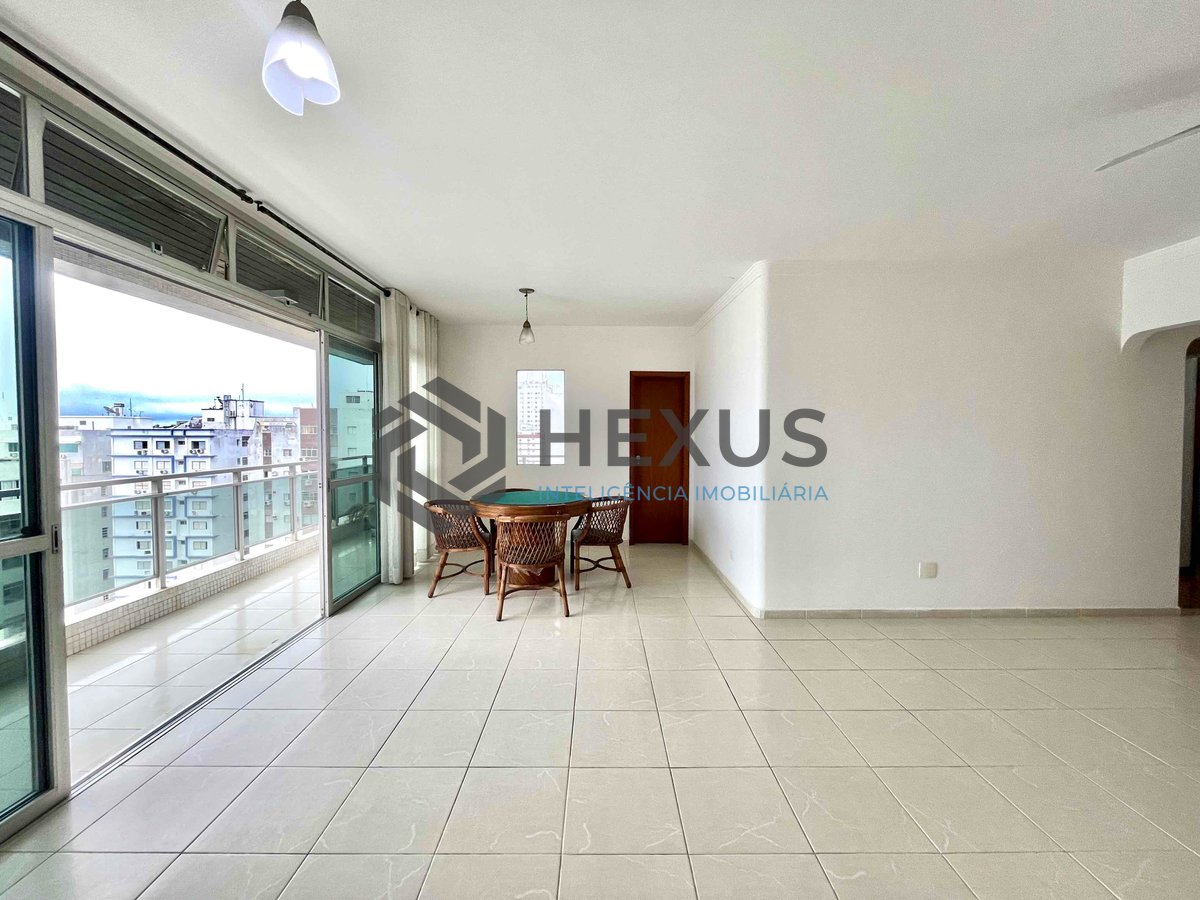 Foto 3 de Apartamento com varanda e vista mar a uma quadra da Praia das Pitangueiras de 3 quartos (1 suíte), 1 vaga, Guarujá-SP.