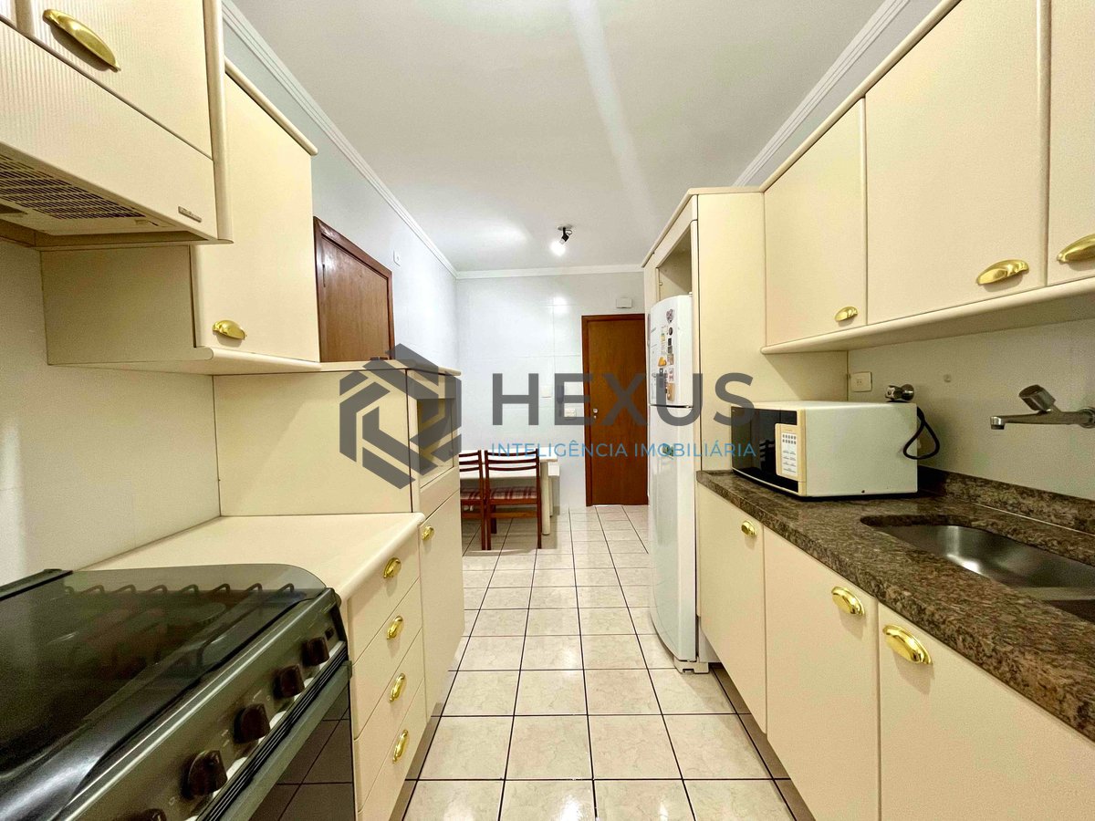 Foto 21 de Apartamento com varanda e vista mar a uma quadra da Praia das Pitangueiras de 3 quartos (1 suíte), 1 vaga, Guarujá-SP.