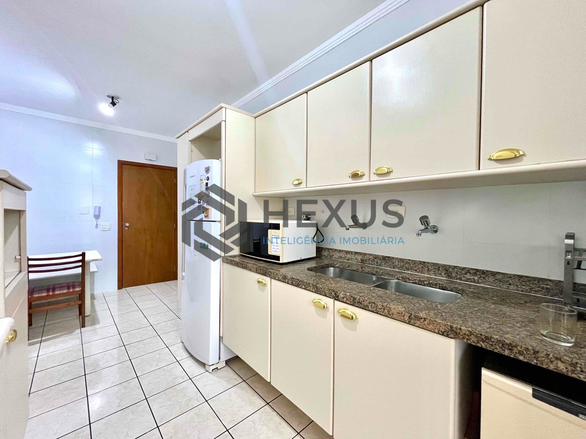 Foto 23 de Apartamento com varanda e vista mar a uma quadra da Praia das Pitangueiras de 3 quartos (1 suíte), 1 vaga, Guarujá-SP.