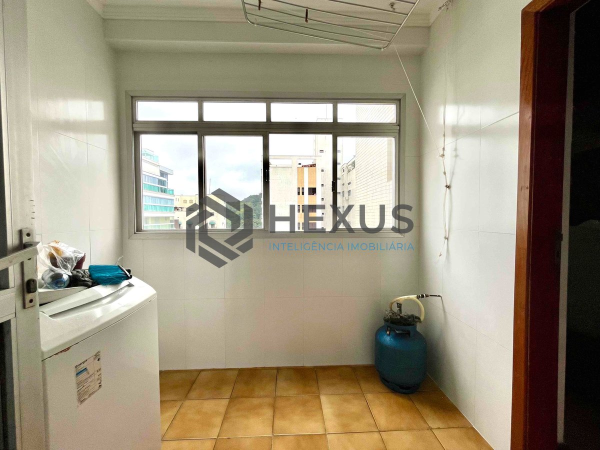 Foto 24 de Apartamento com varanda e vista mar a uma quadra da Praia das Pitangueiras de 3 quartos (1 suíte), 1 vaga, Guarujá-SP.