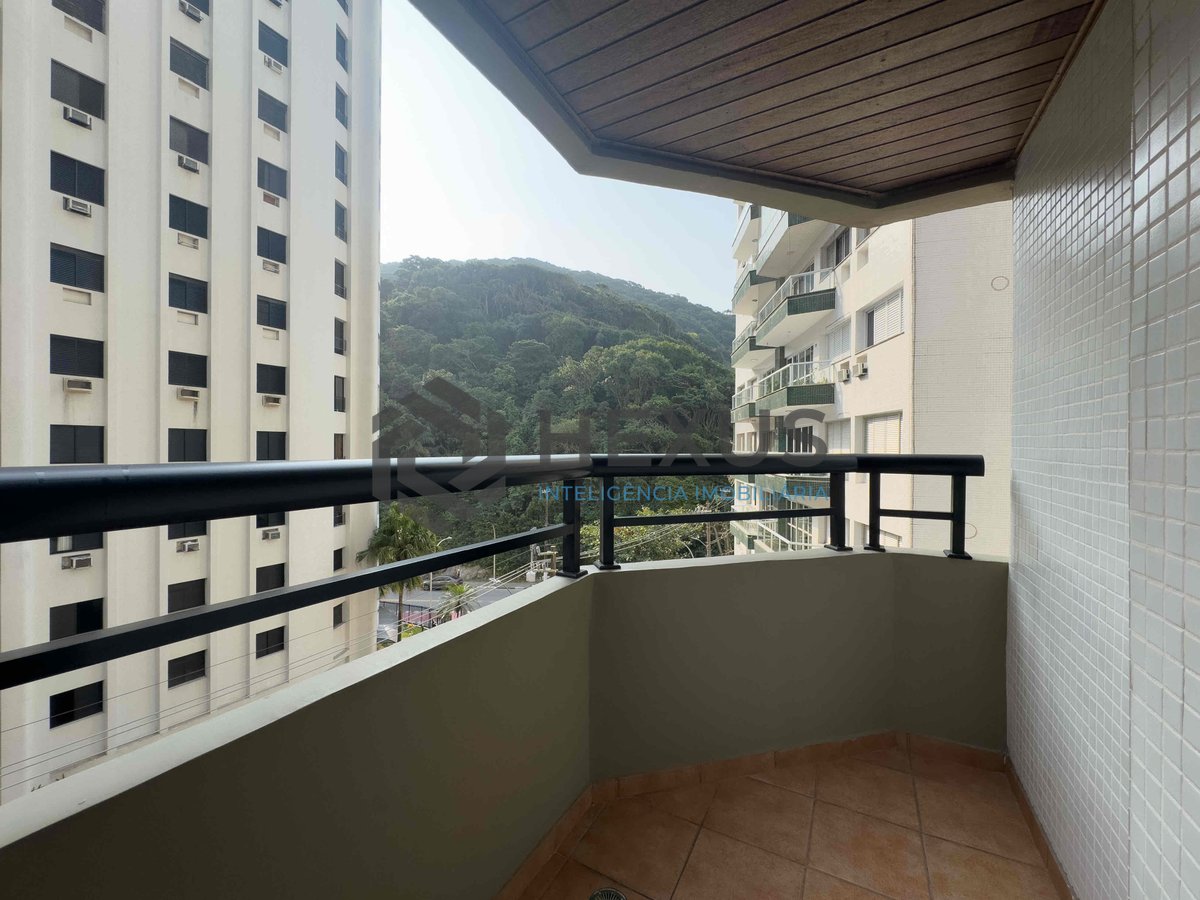 Foto 14 de Apartamento com varanda e lazer na beira mar da Praia das Pitangueiras, Guaruja