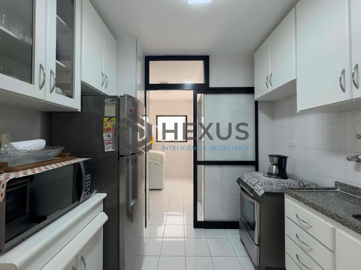 Foto 23 de Apartamento com varanda e lazer na beira mar da Praia das Pitangueiras, Guaruja