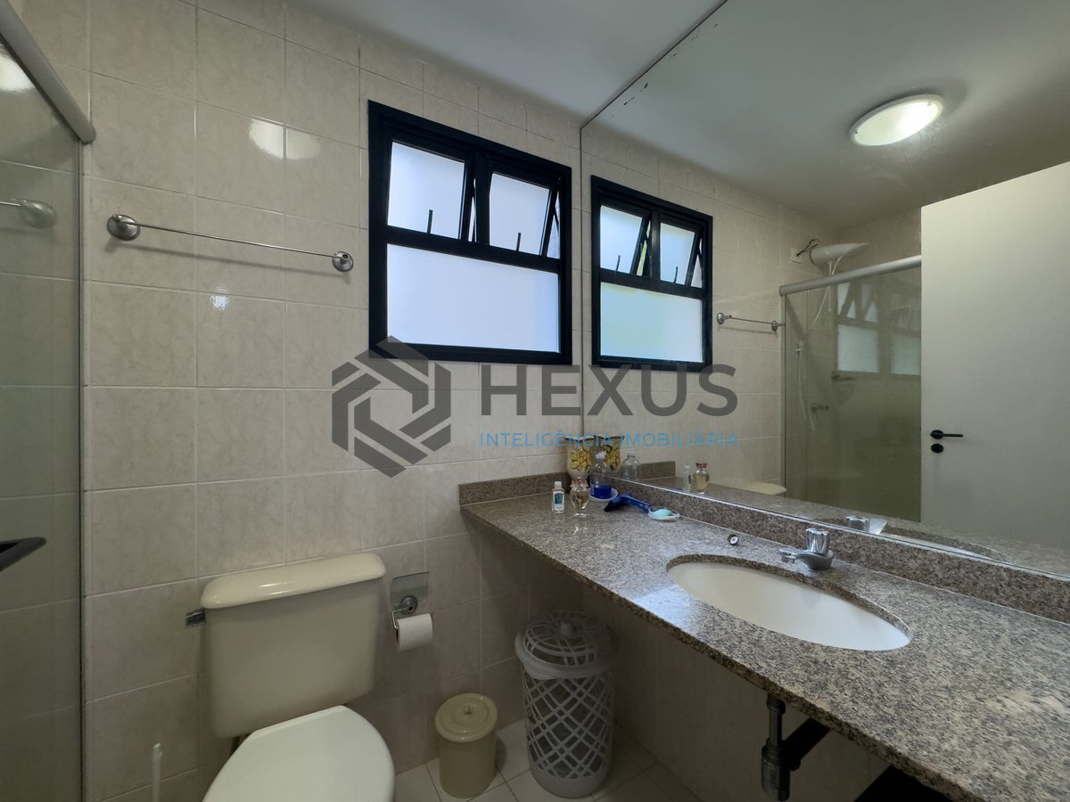 Foto 13 de Apartamento com varanda e lazer na quadra mar da Praia das Pitangueiras, Guaruja - Hexus