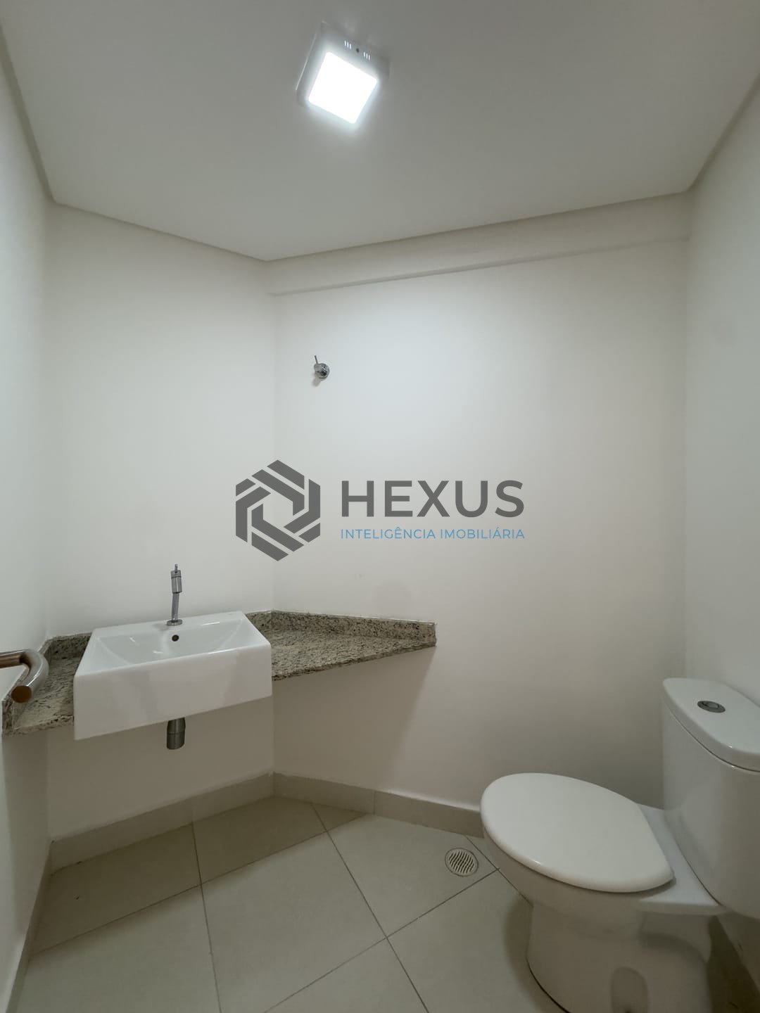 Foto 11 de Apartamento com varanda gourmet e lazer a duas quadras da Praia das Pitangueiras, Guaruja