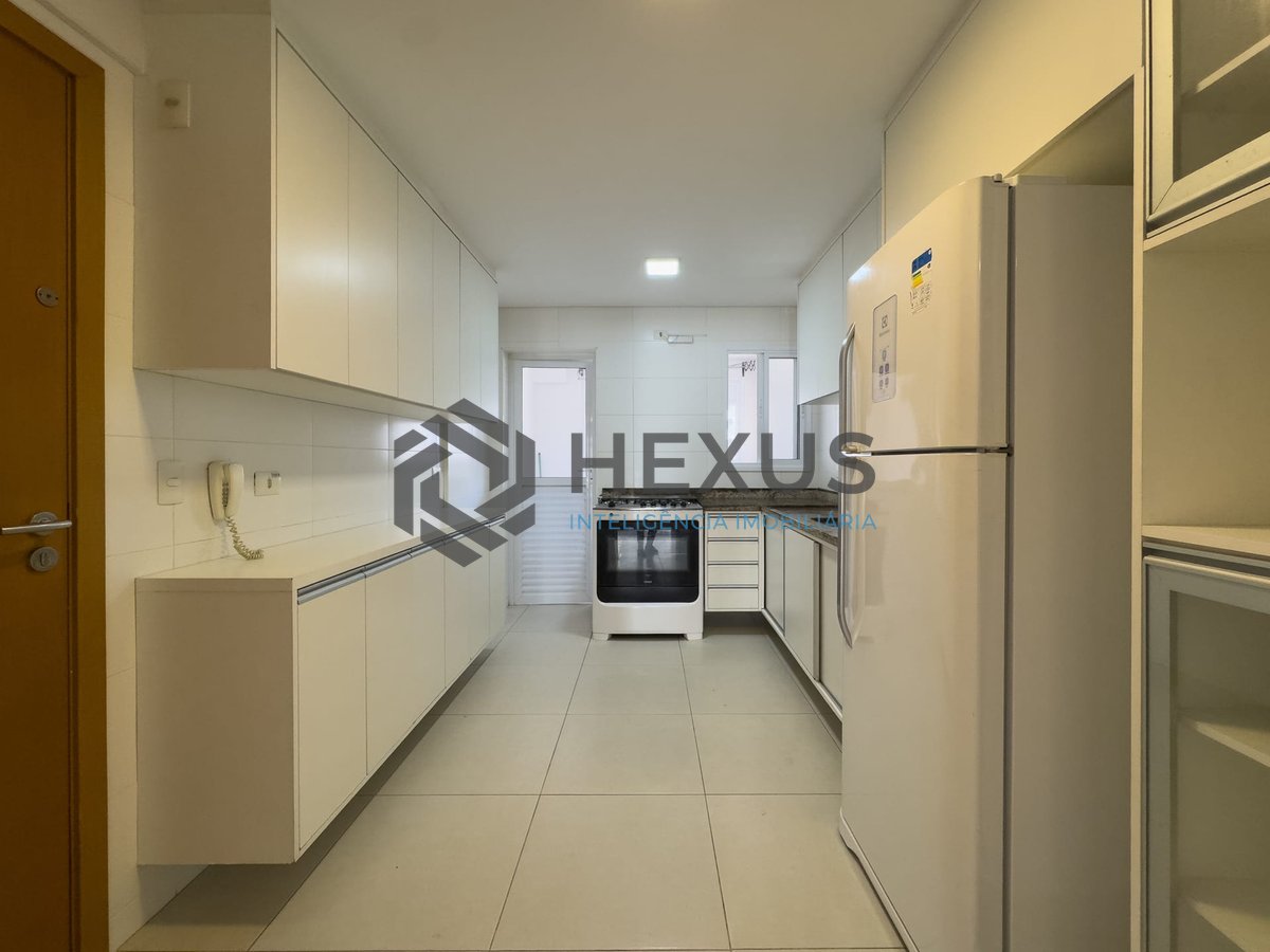 Foto 23 de Apartamento com varanda gourmet e lazer a duas quadras da Praia das Pitangueiras, Guaruja