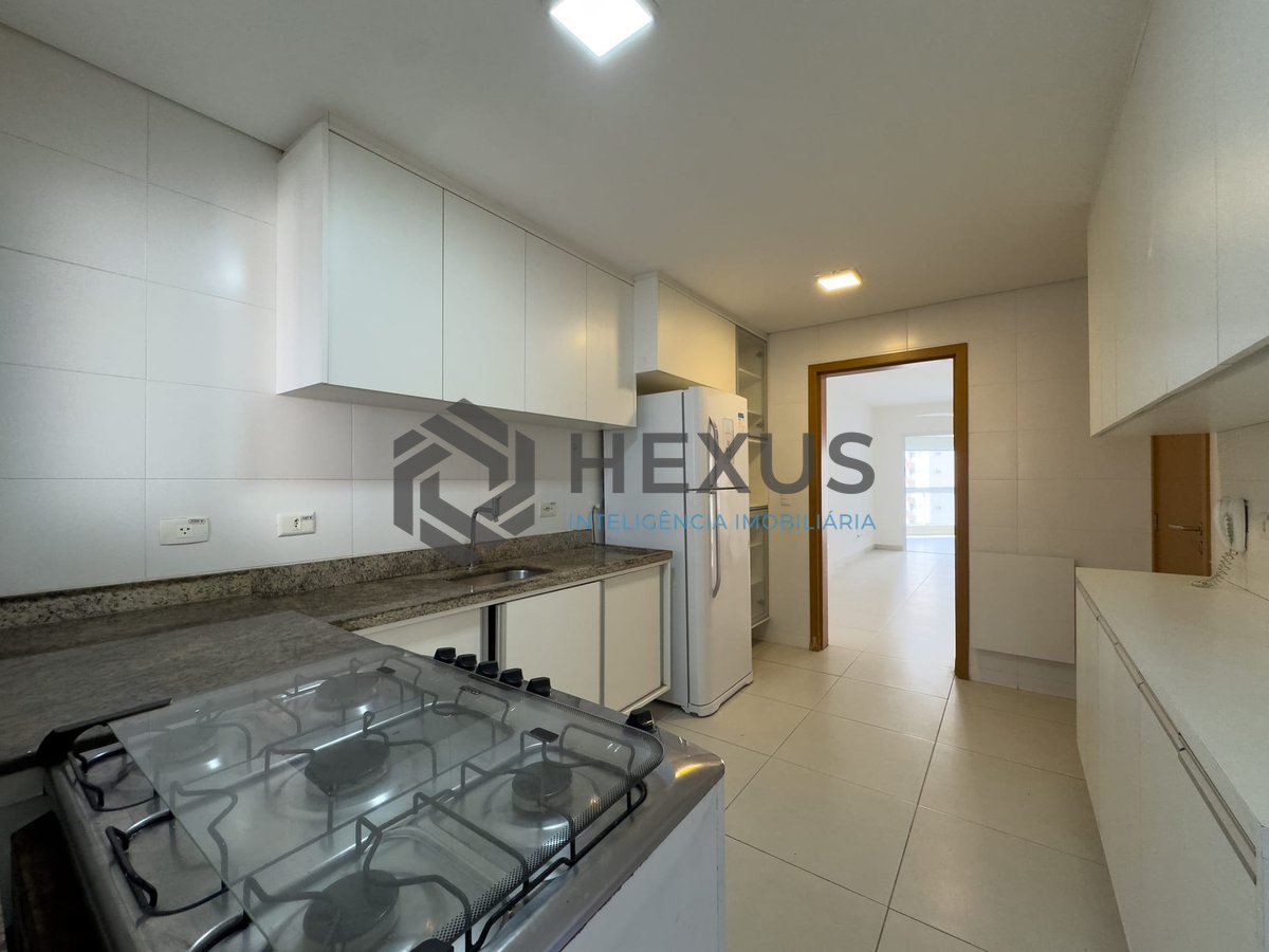 Foto 24 de Apartamento com varanda gourmet e lazer a duas quadras da Praia das Pitangueiras, Guaruja