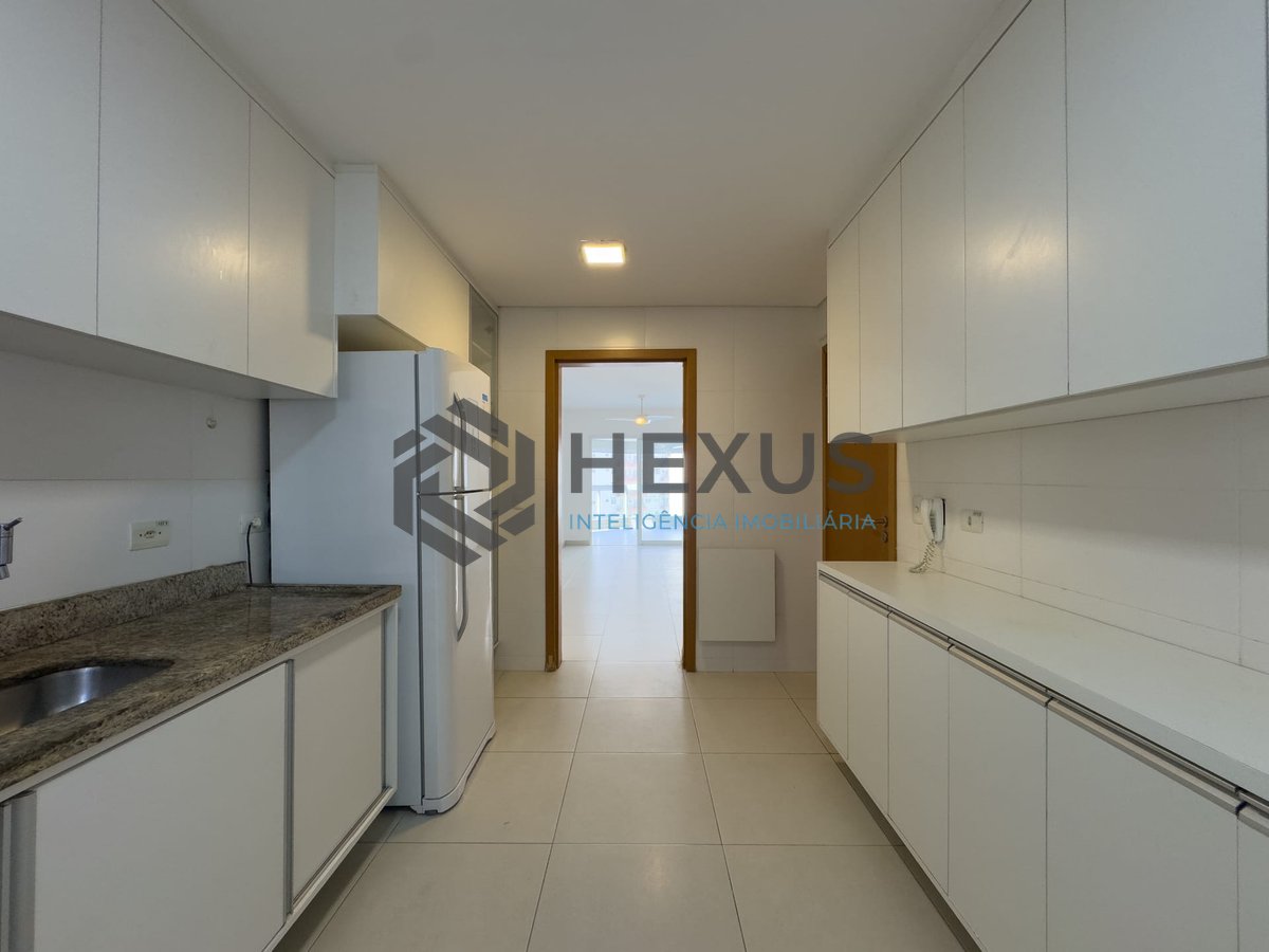 Foto 25 de Apartamento com varanda gourmet e lazer a duas quadras da Praia das Pitangueiras, Guaruja