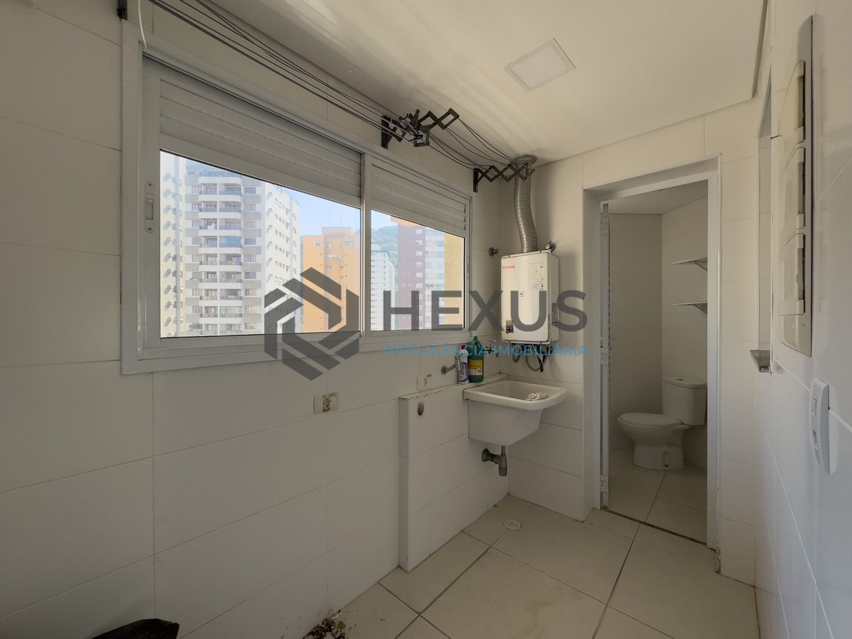 Foto 26 de Apartamento com varanda gourmet e lazer a duas quadras da Praia das Pitangueiras, Guaruja
