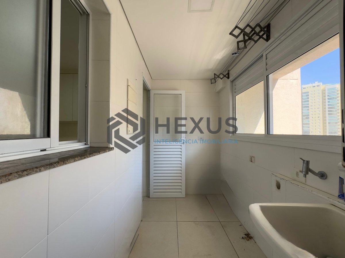 Foto 28 de Apartamento com varanda gourmet e lazer a duas quadras da Praia das Pitangueiras, Guaruja