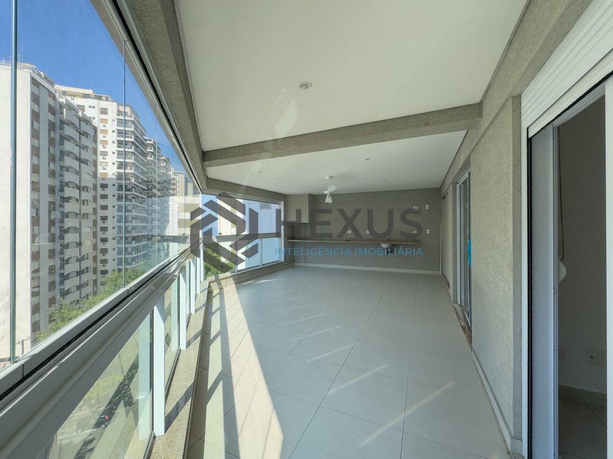 Foto 4 de Apartamento com varanda gourmet e lazer a duas quadras da Praia das Pitangueiras, Guaruja