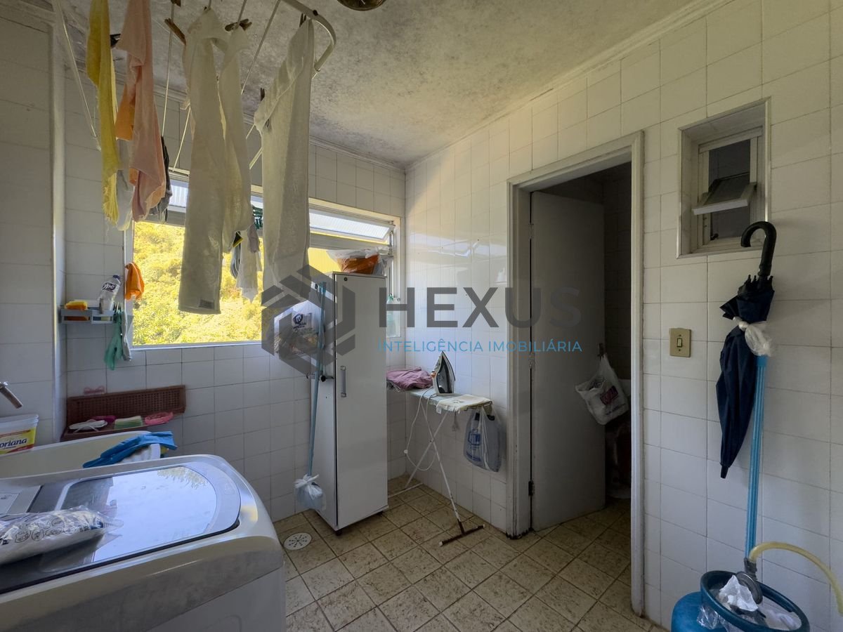 Foto 13 de Apartamento com varanda na Praia do Tombo de 1 quarto com 1 vaga, Guarujá-SP.
