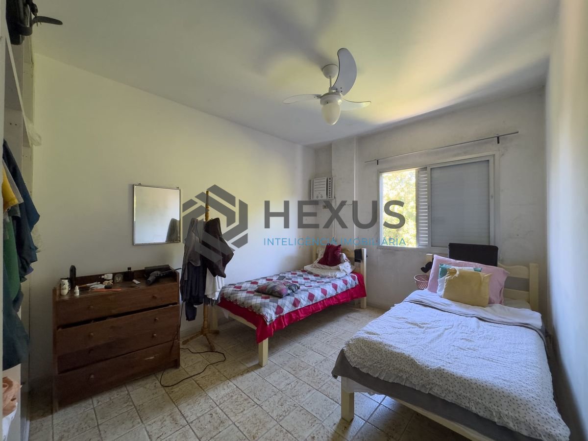 Foto 8 de Apartamento com varanda na Praia do Tombo de 1 quarto com 1 vaga, Guarujá-SP.