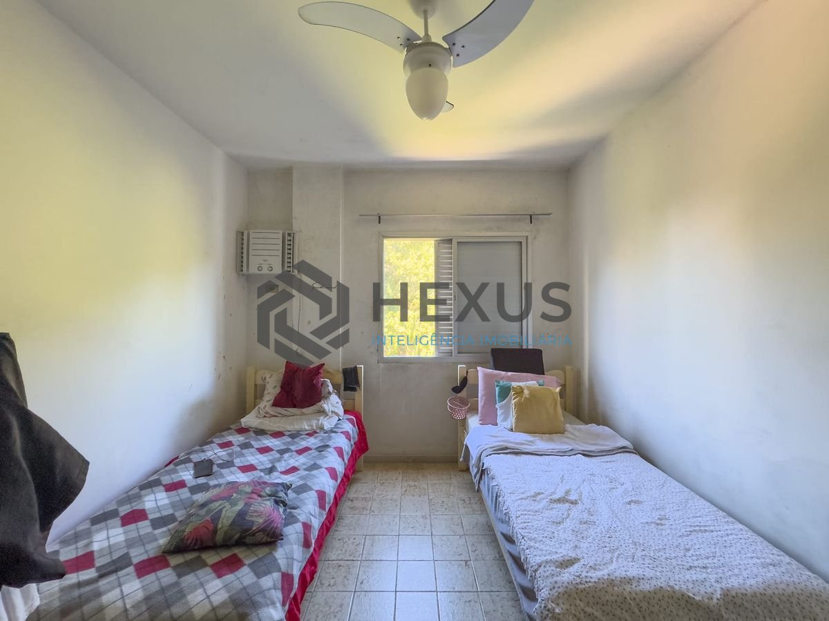 Foto 9 de Apartamento com varanda na Praia do Tombo de 1 quarto com 1 vaga, Guarujá-SP.