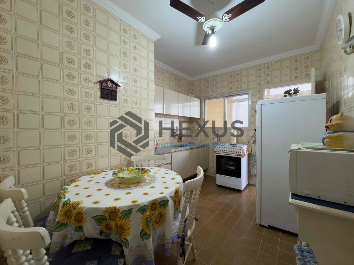 Foto 20 de Apartamento com varanda vista mar na beira mar da Praia das Pitangueiras, Guaruja