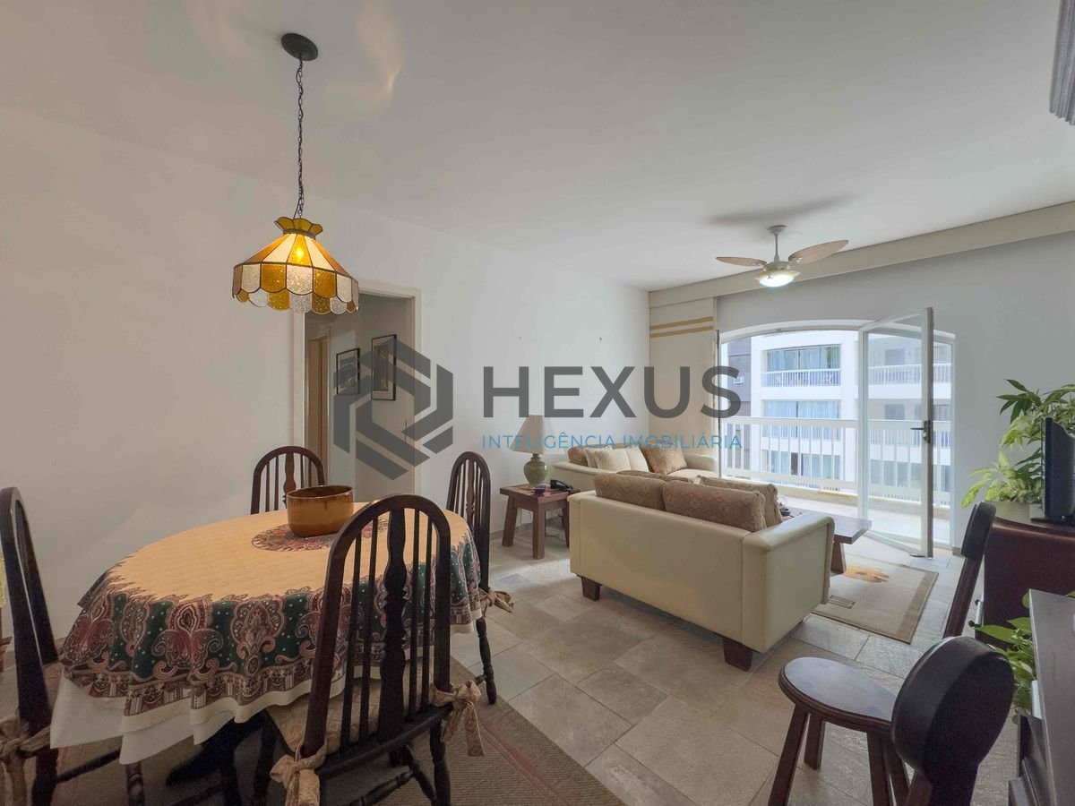 Foto 6 de Apartamento com varanda vista mar na beira mar da Praia das Pitangueiras, Guaruja