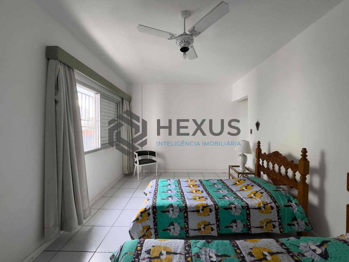 Foto 11 de Apartamento com varanda e vista mar na quadra mar da Praia das Pitangueiras, Guaruja