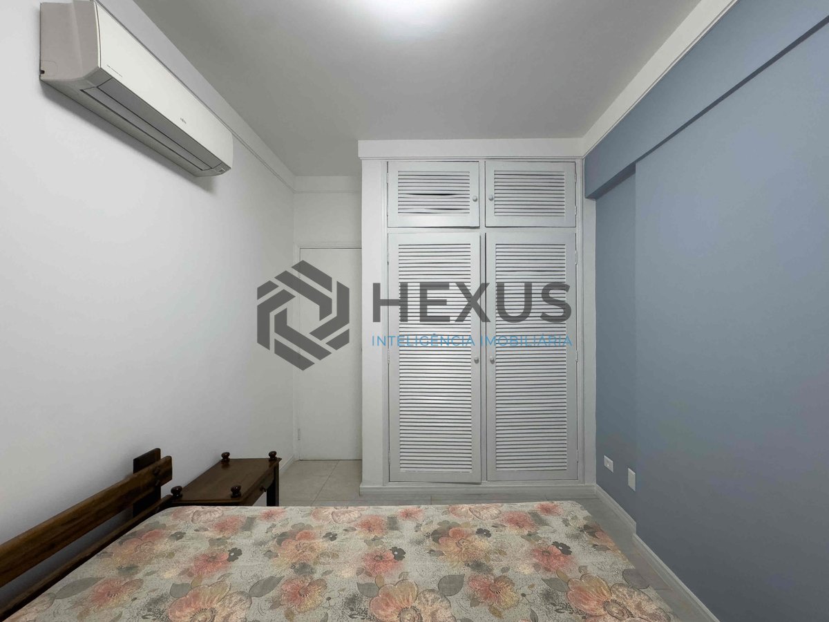 Foto 21 de Apartamento reformado com varanda na Praia das Astúrias, Guarujá