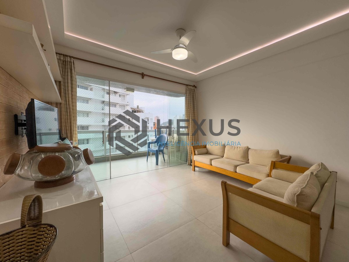 Foto 6 de Apartamento reformado com varanda na Praia das Astúrias, Guarujá