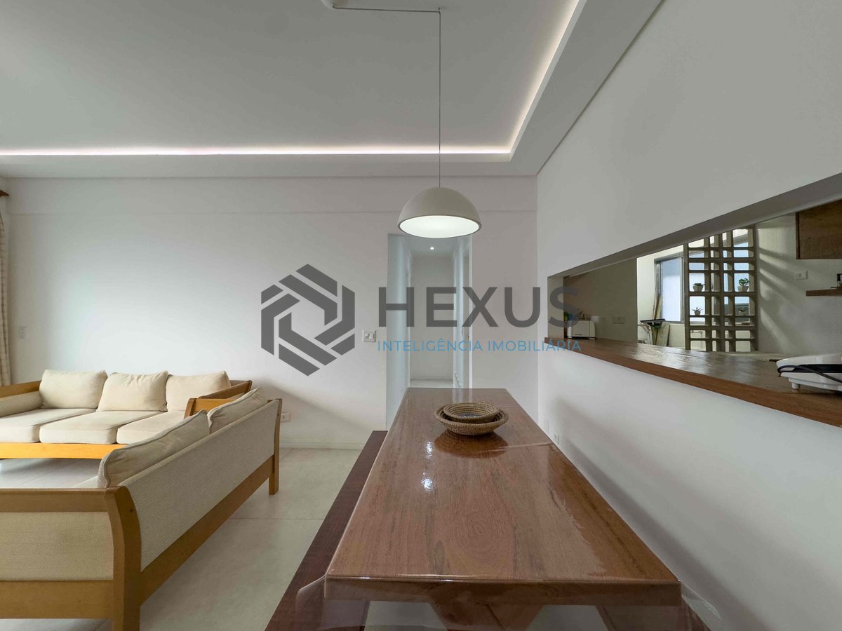 Foto 7 de Apartamento reformado com varanda na Praia das Astúrias, Guarujá