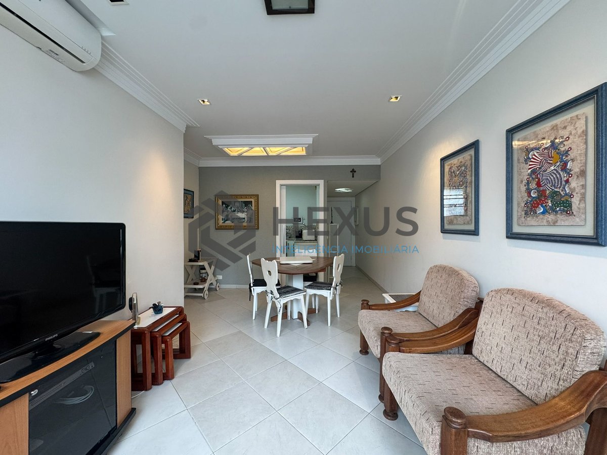 Foto 2 de Apartamento reformado com vista mar na beira mar da Praia das Pitangueiras, Guaruja