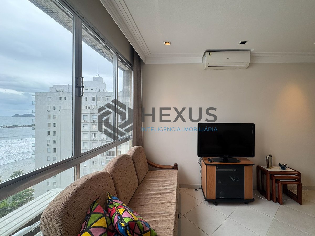 Foto 4 de Apartamento reformado com vista mar na beira mar da Praia das Pitangueiras, Guaruja
