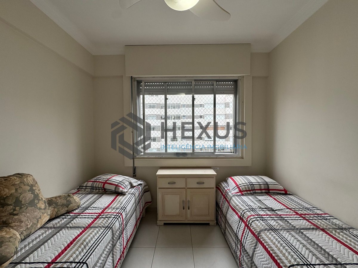 Foto 9 de Apartamento reformado com vista mar na beira mar da Praia das Pitangueiras, Guaruja