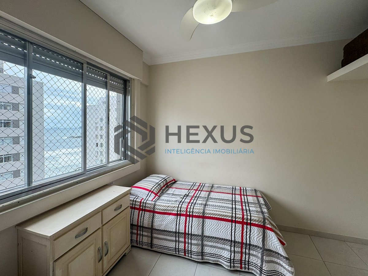 Foto 10 de Apartamento reformado com vista mar na beira mar da Praia das Pitangueiras, Guaruja