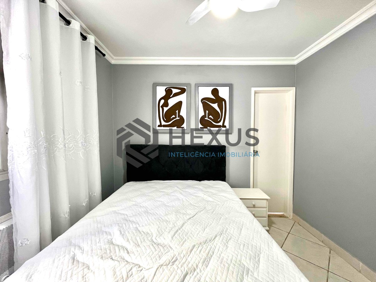 Foto 11 de Apartamento com varanda a uma quadra da Praia das Pitangueiras, Guarujá-SP.