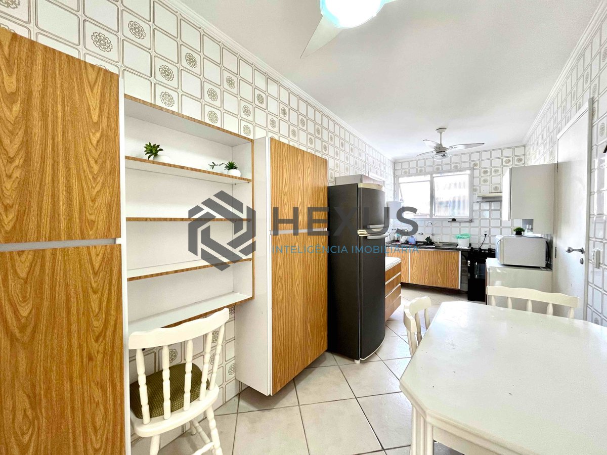 Foto 18 de Apartamento com varanda a uma quadra da Praia das Pitangueiras, Guarujá-SP.