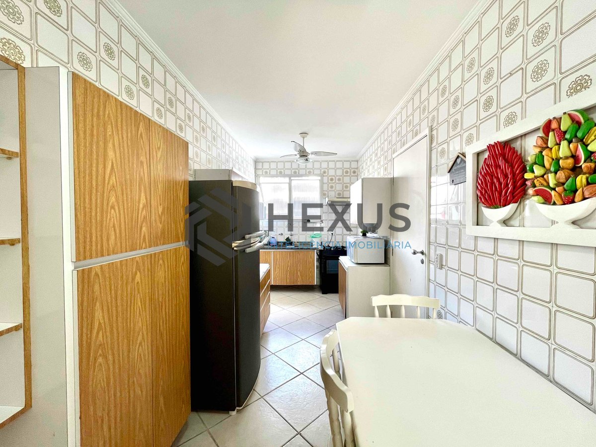 Foto 19 de Apartamento com varanda a uma quadra da Praia das Pitangueiras, Guarujá-SP.