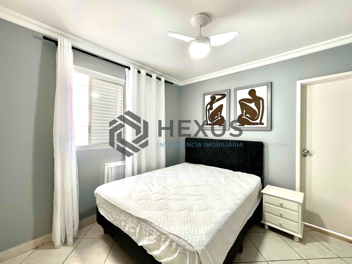 Foto 10 de Apartamento com varanda a uma quadra da Praia das Pitangueiras, Guarujá-SP.