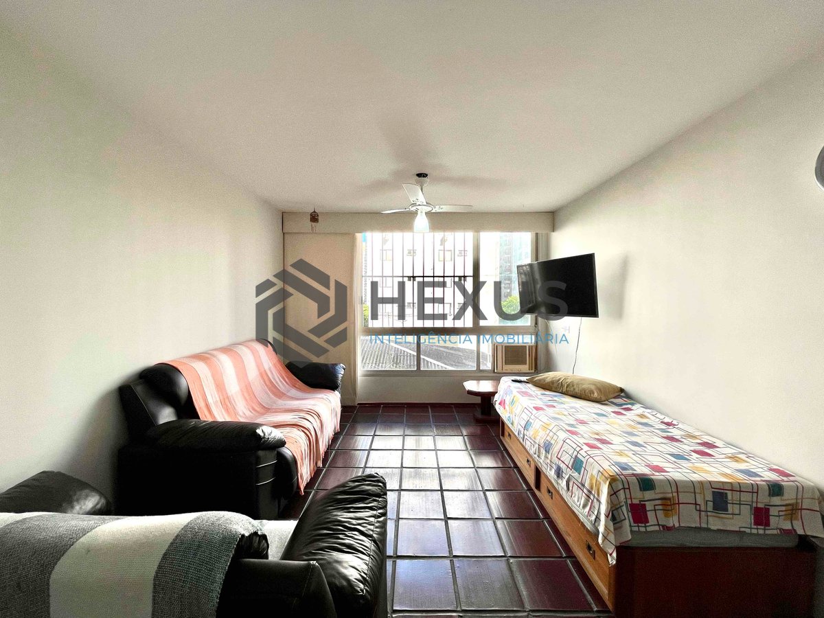 Foto 2 de Apartamento a uma quadra da Praia das Pitangueiras, Guaruja