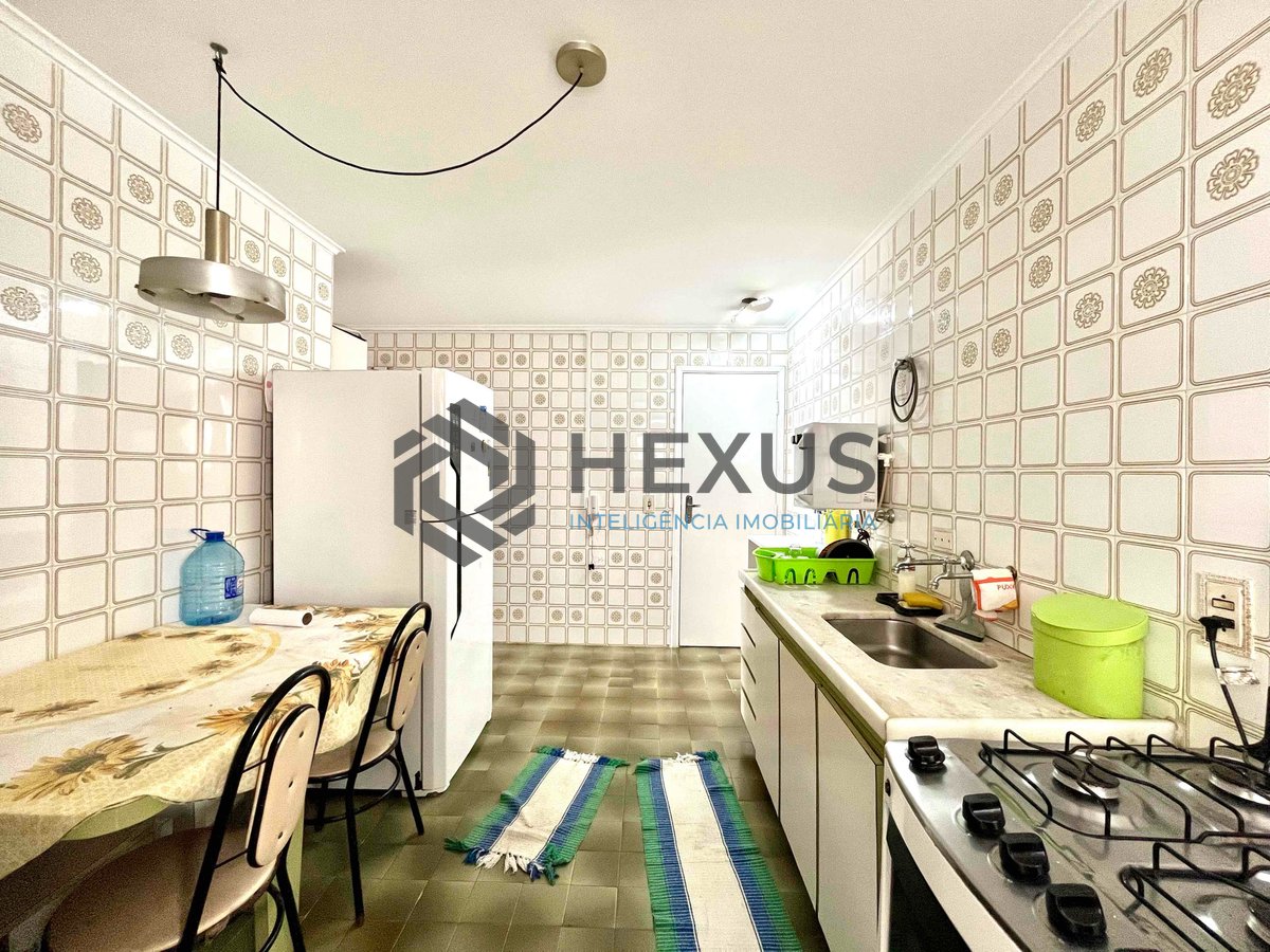Foto 17 de Apartamento a uma quadra da Praia das Pitangueiras, Guaruja