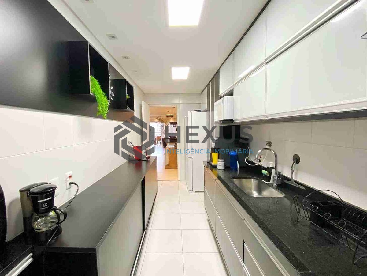 Foto 22 de Apartamento reformado com varanda gourmet e lazer, predio novo, na Praia das Pitangueiras, Guaruja