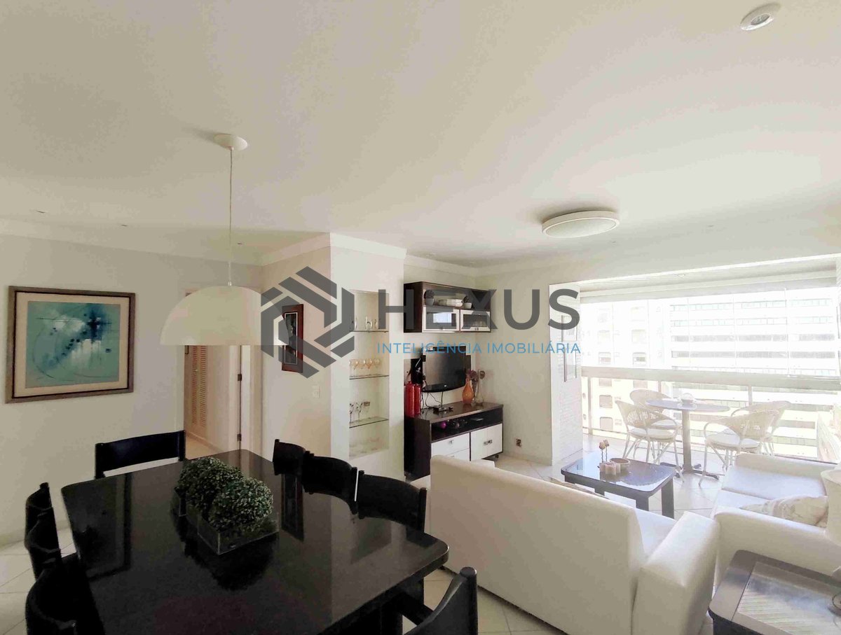 Foto 2 de Apartamento reformado com varanda e lazer na beira mar da Praia das Asturias, Guaruja