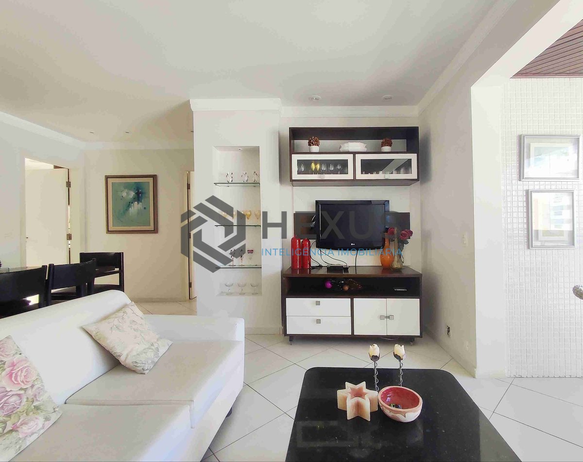 Foto 6 de Apartamento reformado com varanda e lazer na beira mar da Praia das Asturias, Guaruja