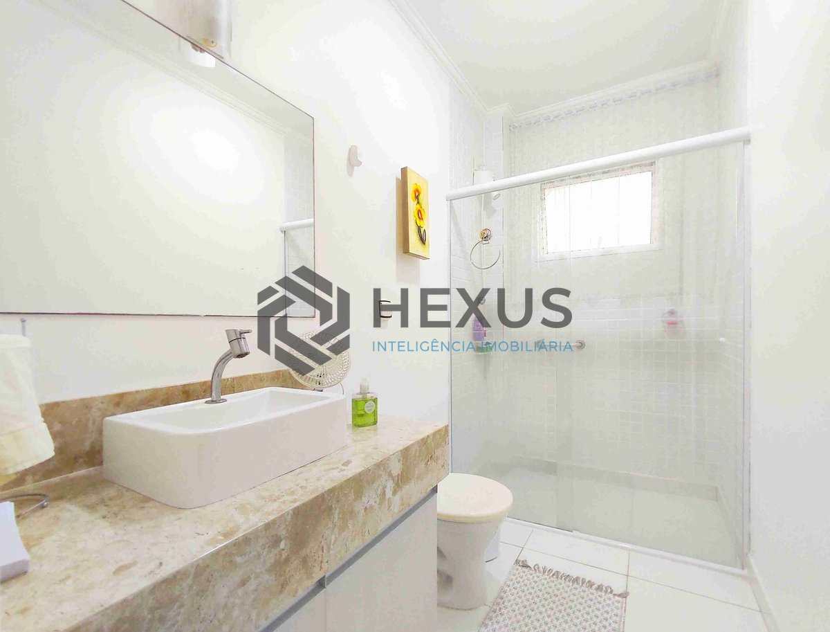 Foto 14 de Apartamento com varanda e vista livre na Praia das Astúrias, Guarujá-SP - 2 Quartos, 1 Vaga | Hexus Inteligência Imobiliária