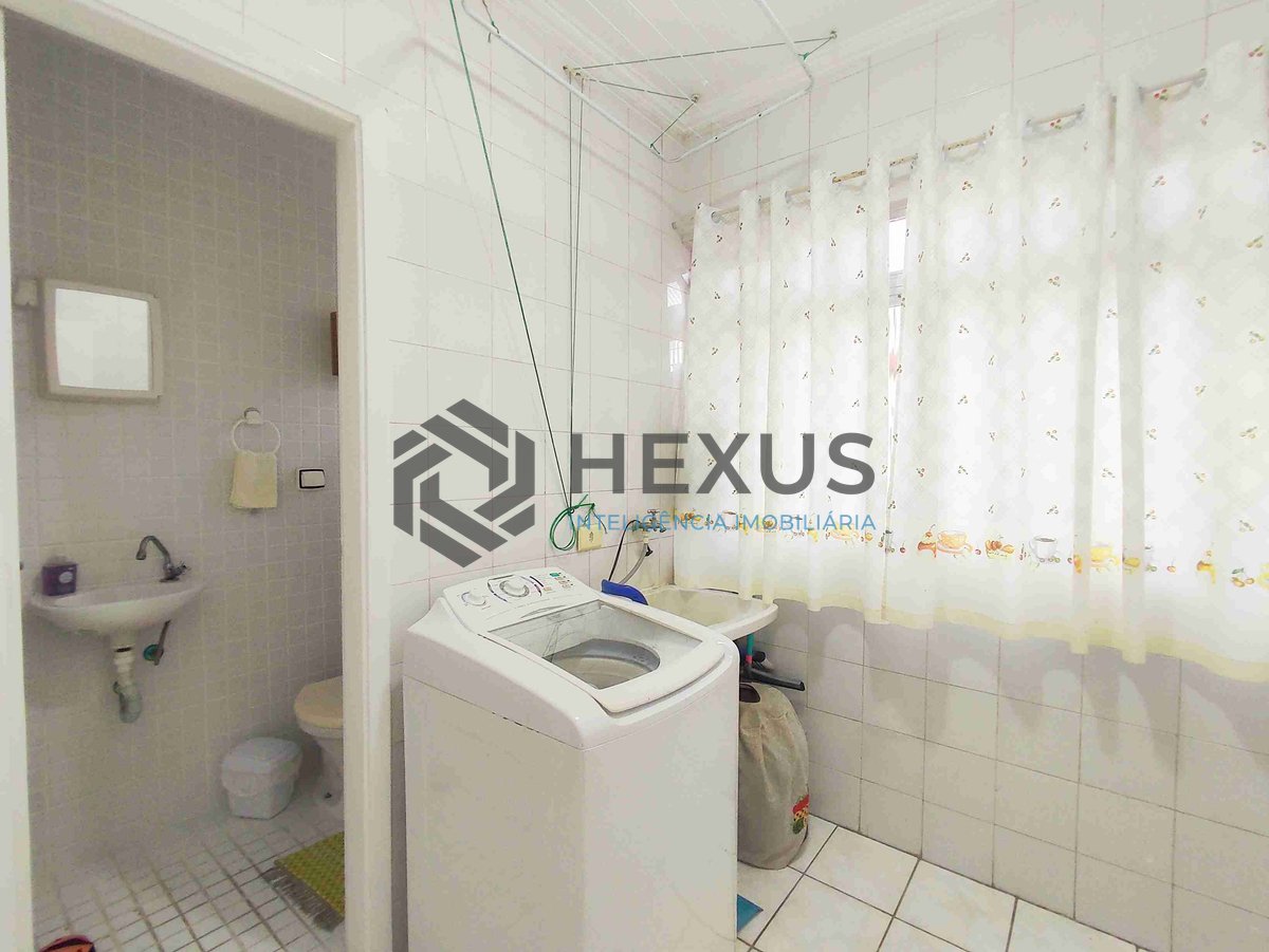 Foto 21 de Apartamento com varanda e vista livre na Praia das Astúrias, Guarujá-SP - 2 Quartos, 1 Vaga | Hexus Inteligência Imobiliária
