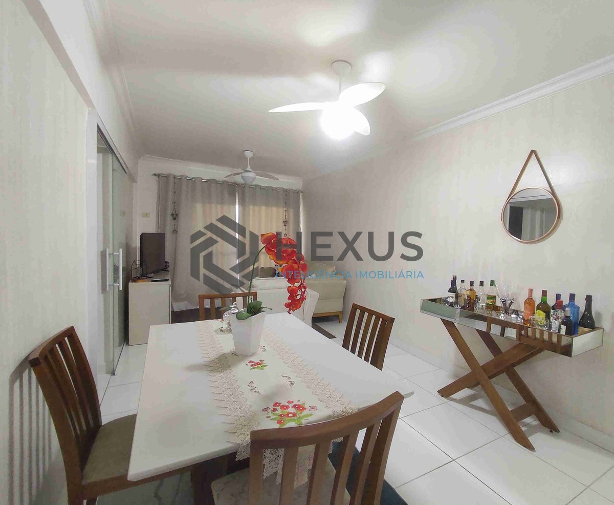Foto 4 de Apartamento com varanda e vista livre na Praia das Astúrias, Guarujá-SP - 2 Quartos, 1 Vaga | Hexus Inteligência Imobiliária