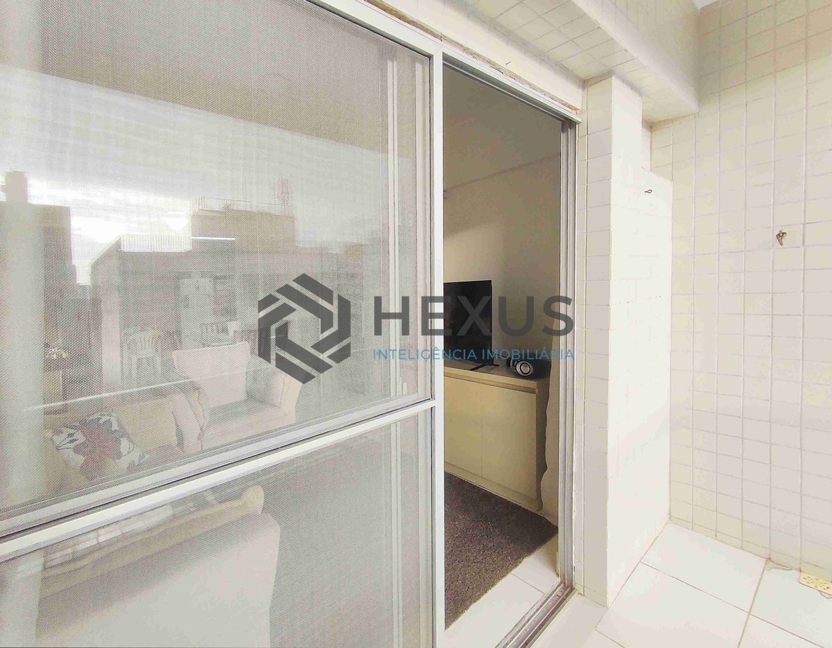 Foto 10 de Apartamento com varanda e vista livre na Praia das Astúrias, Guarujá-SP - 2 Quartos, 1 Vaga | Hexus Inteligência Imobiliária