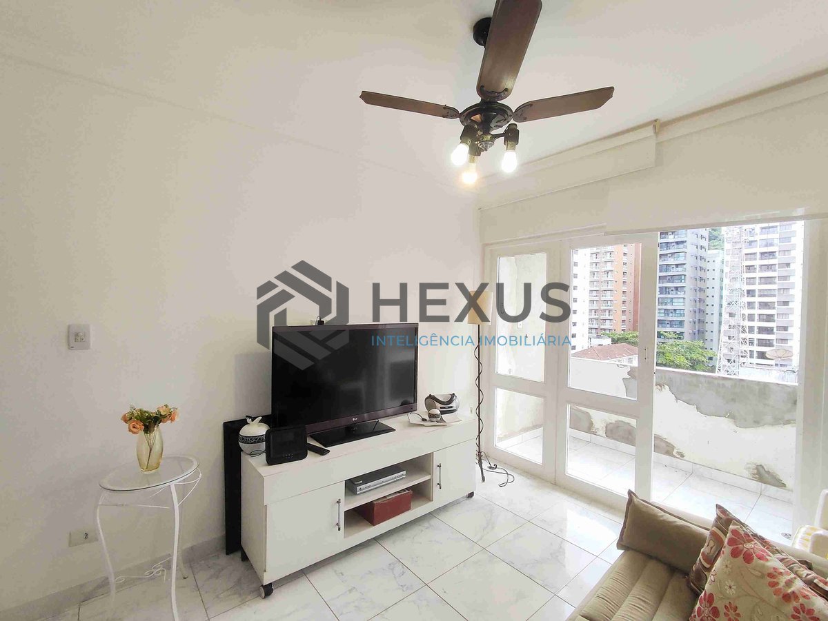 Foto 2 de Apartamento com varanda e vista livre, duas quadras da Praia das Pitangueiras, Guaruja