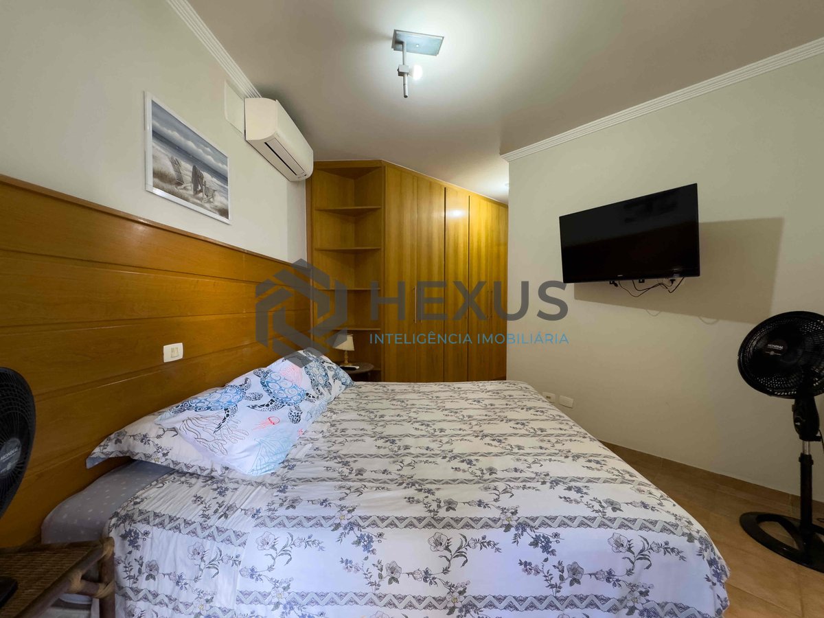 Foto 12 de Apartamento com varanda e lazer na beira mar da Praia das Pitangueiras, Guaruja
